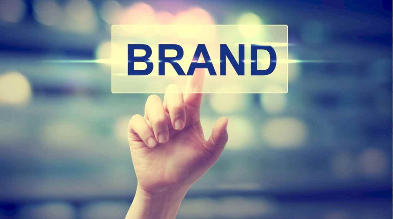 "Brand" yazısı; ona dokunan bir parmak.